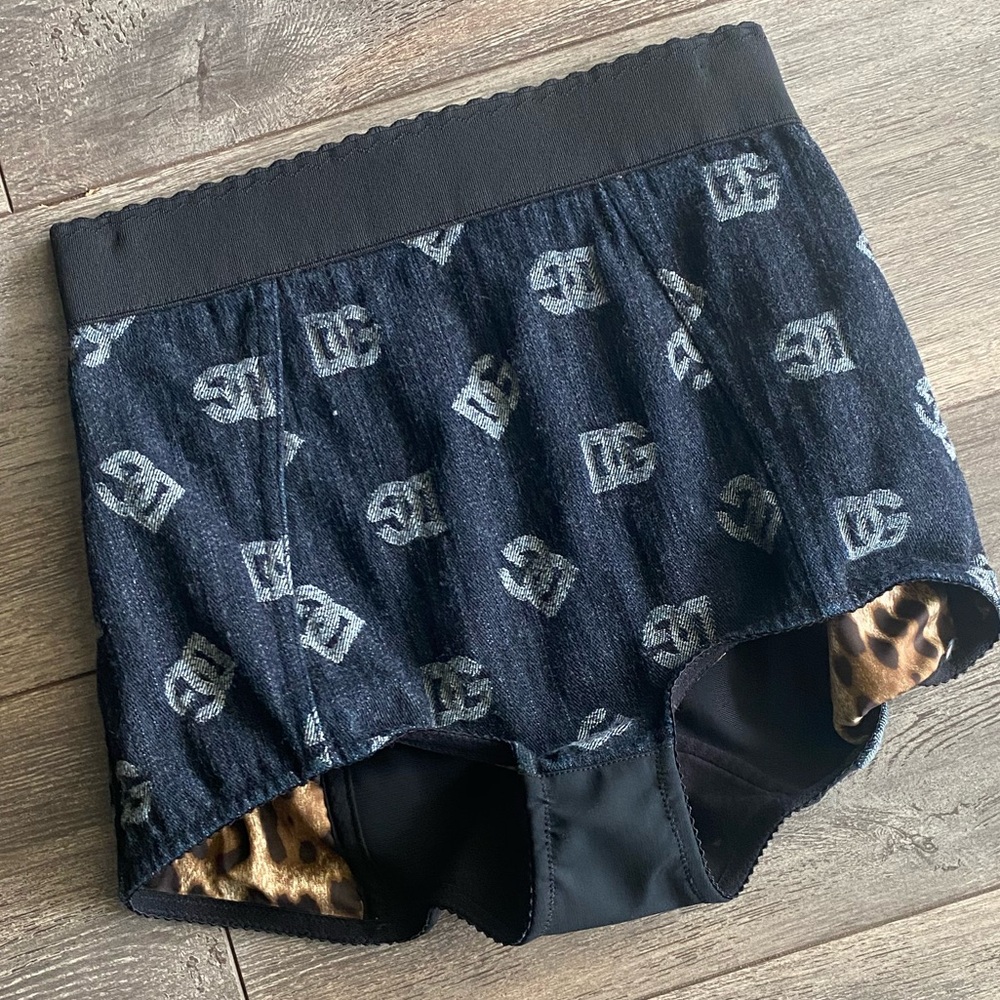 Dolce & Gabbana Hot Pants Shorts - Authentic.